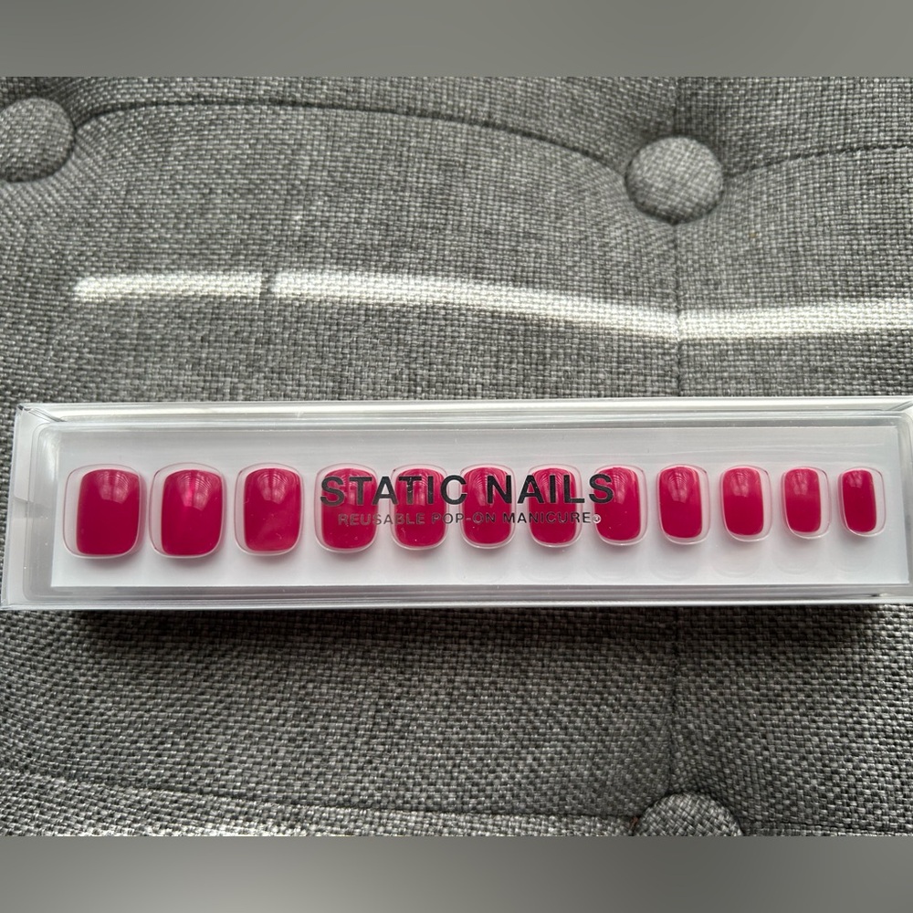 Static Nails Square Press On Set
“Meet me in Fiji”